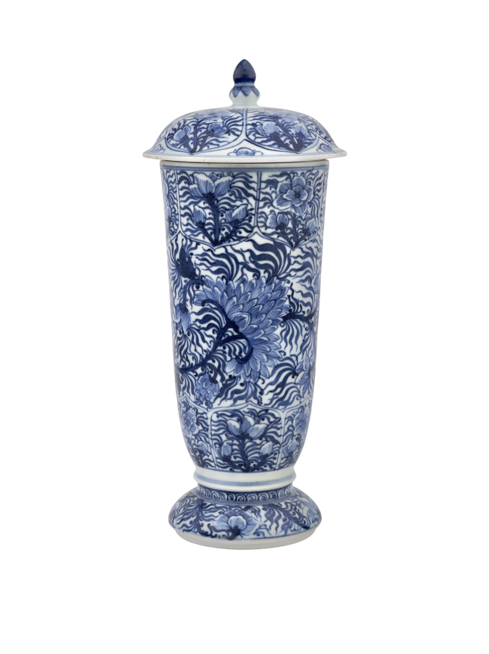 A BLUE AND WHITE BEAKER, QING DYNASTY, KANGXI ERA, CIRCA 1690 (Vung Tau Ship)