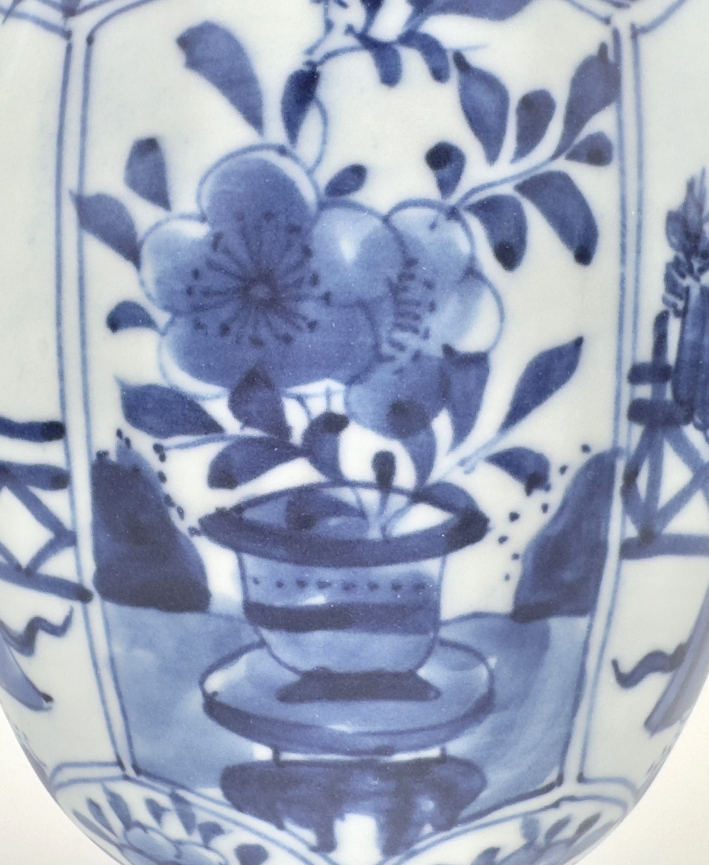 BLUE AND WHITE VASE, QING DYNASTY, KANGXI ERA, CIRCA 1690