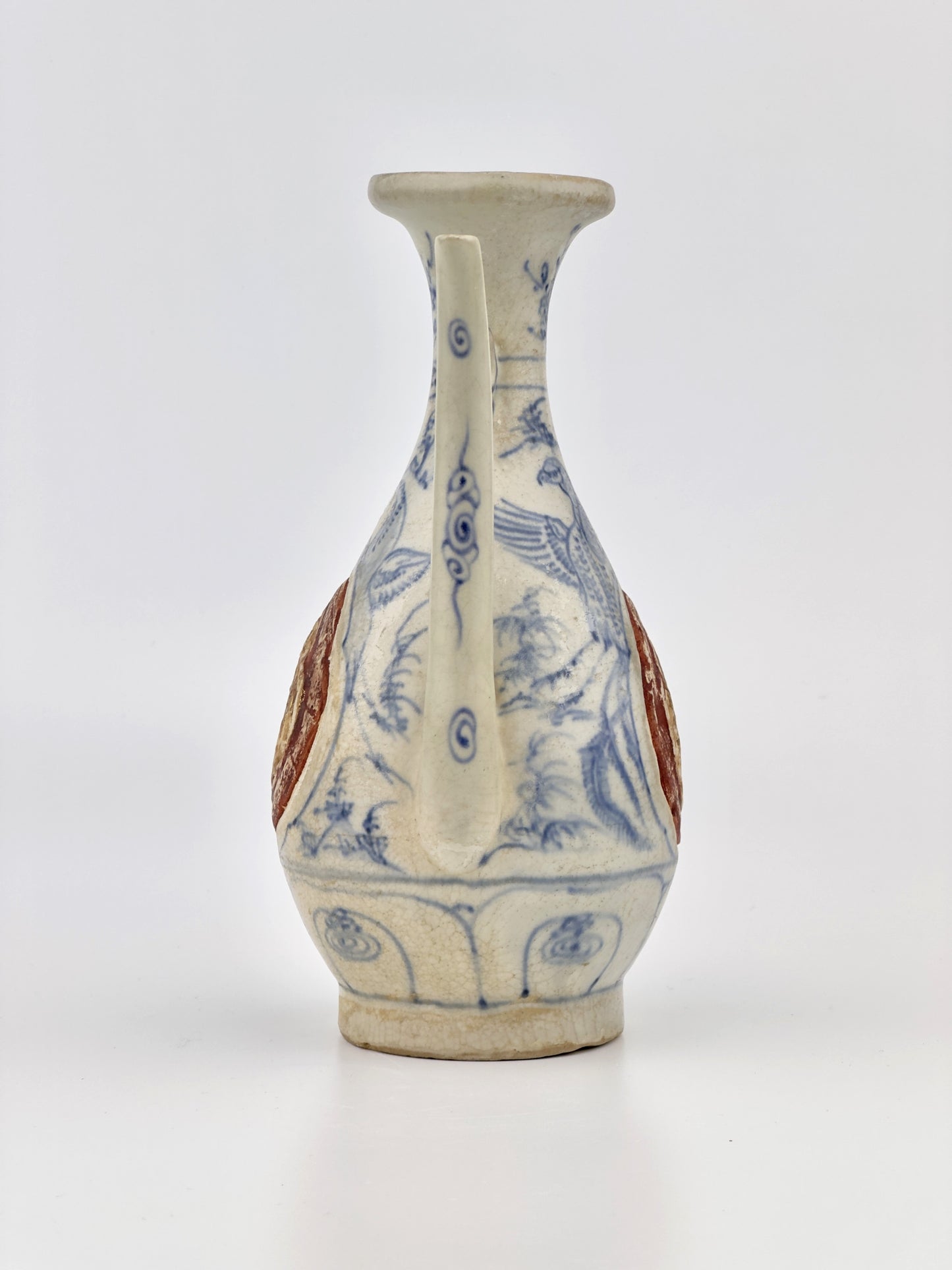 A BLUE AND WHITE RARE GILTED ANNAMESE EWER CIRCA 15TH CENTURY, LE DYNASTY (Hoi An ship)