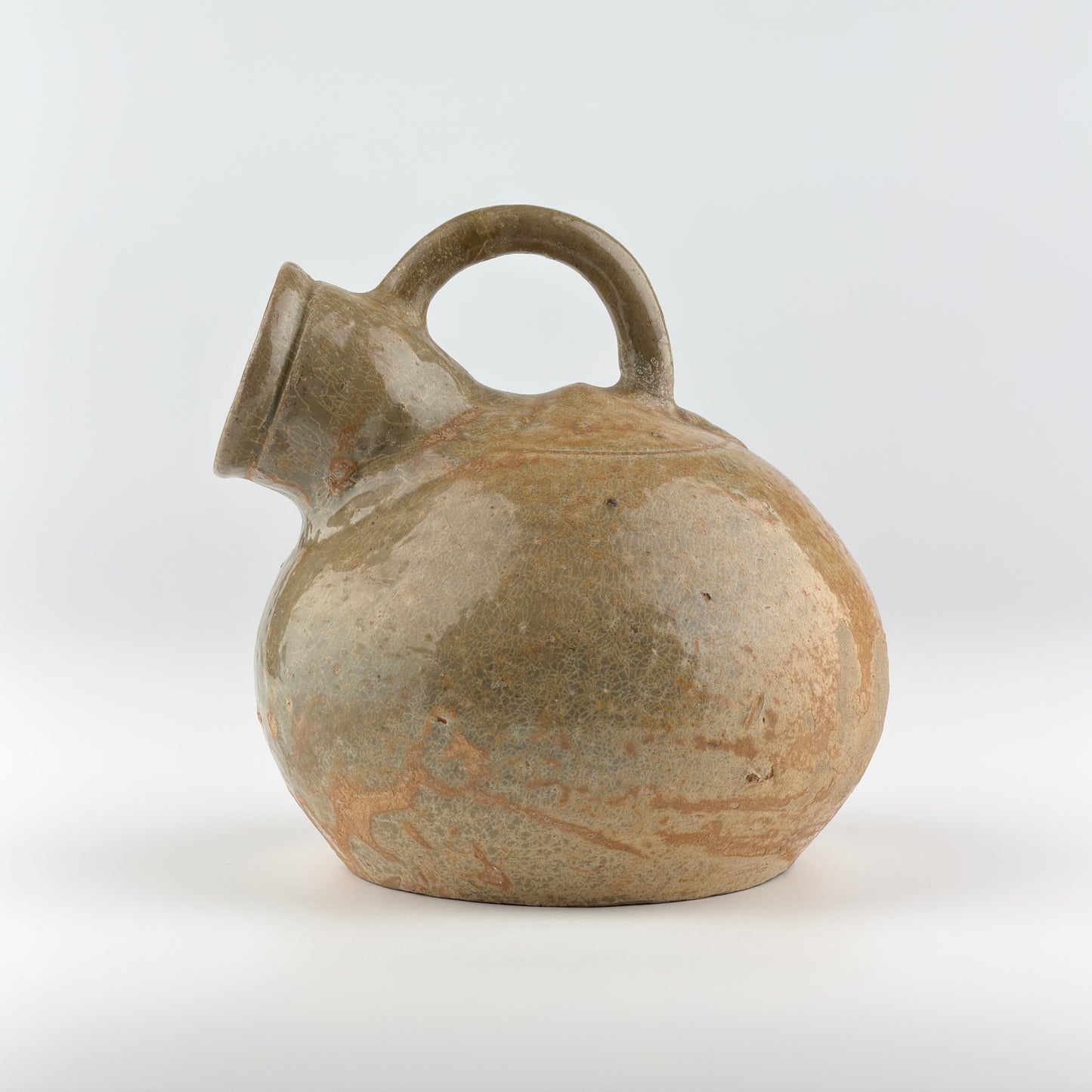 Rare Yue Celadon-Glazed Vessel, Jin dynasty (265-420)