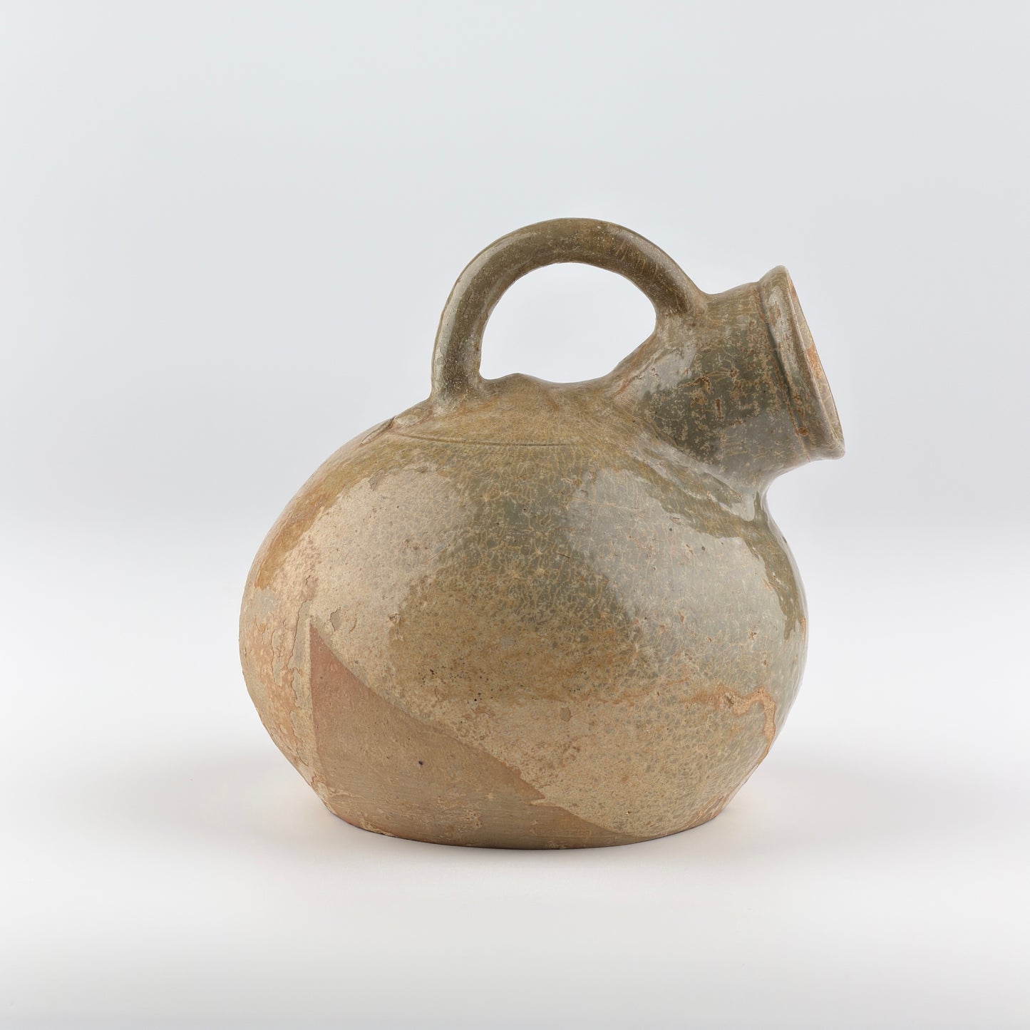Rare Yue Celadon-Glazed Vessel, Jin dynasty (265-420)