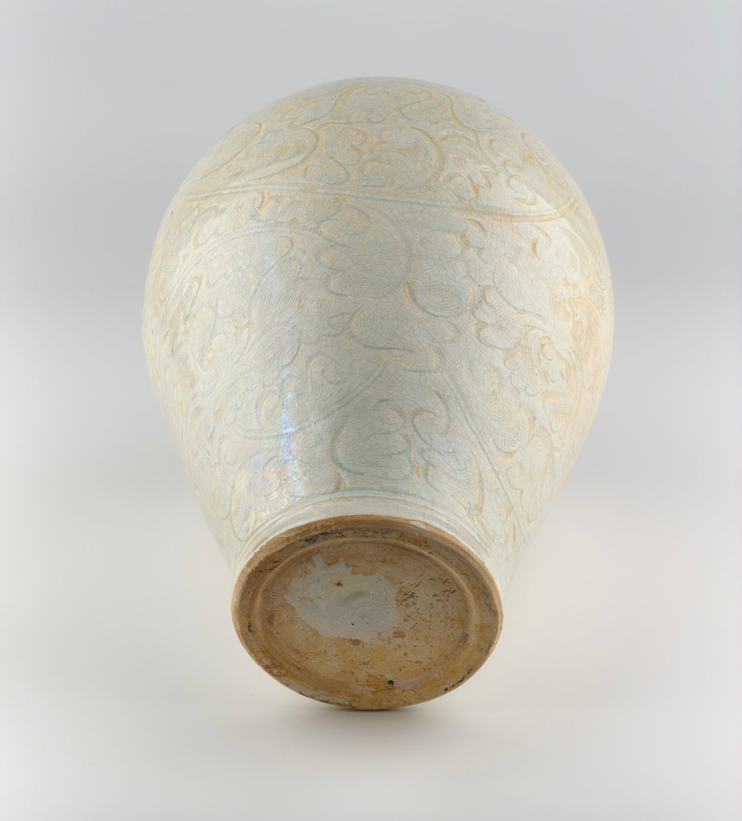 A QINGBAI CARVED MEIPING PORCELAIN, SONG DYNASTY