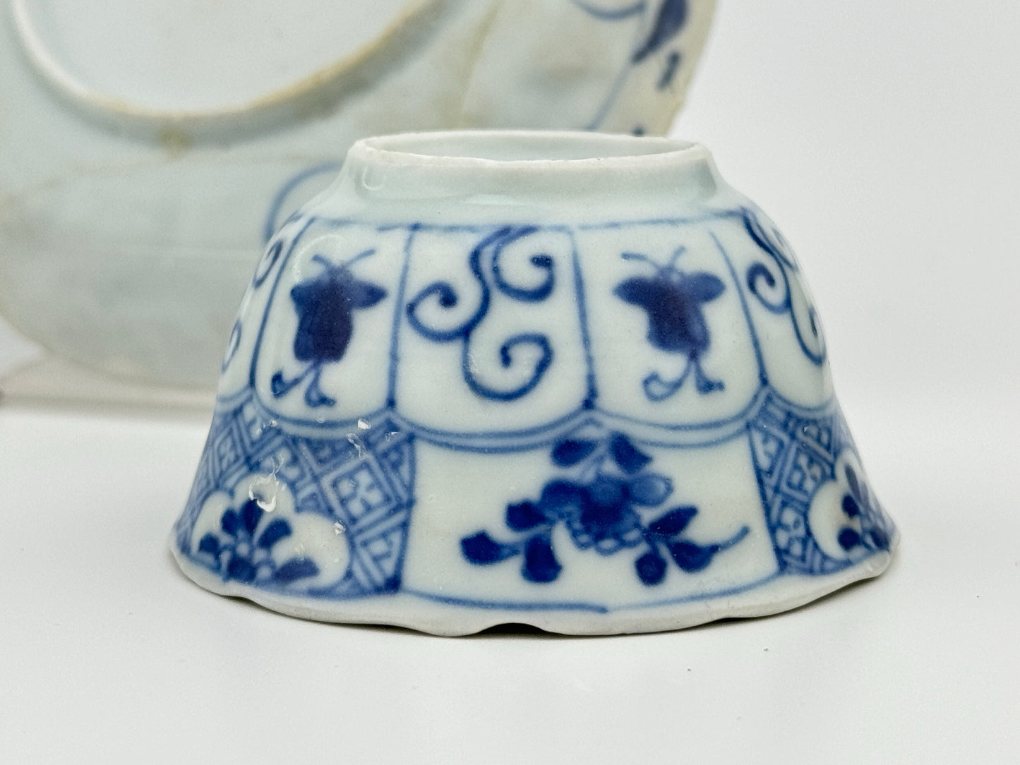 BLUE AND WHITE BOTANICAL PATTERN TEA SET C 1725, QING DYNASTY, YONGZHENG REIGN