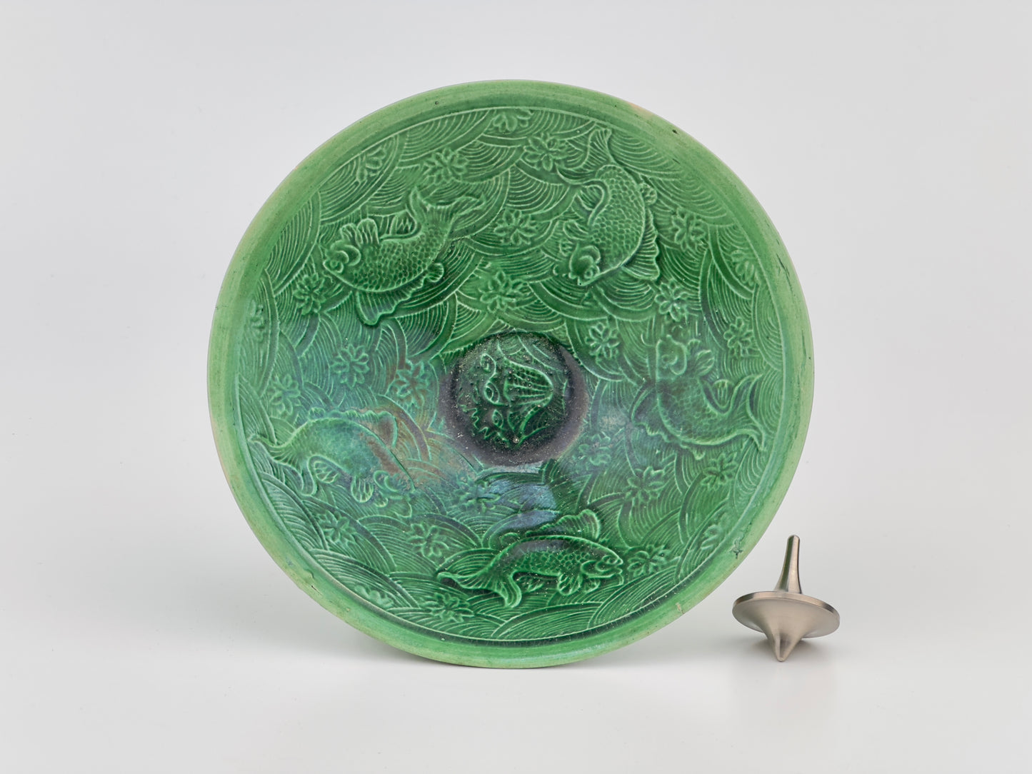 Rare Green-Glazed 'Fishes and Wave' Bowl, Liao-Song Dynasty