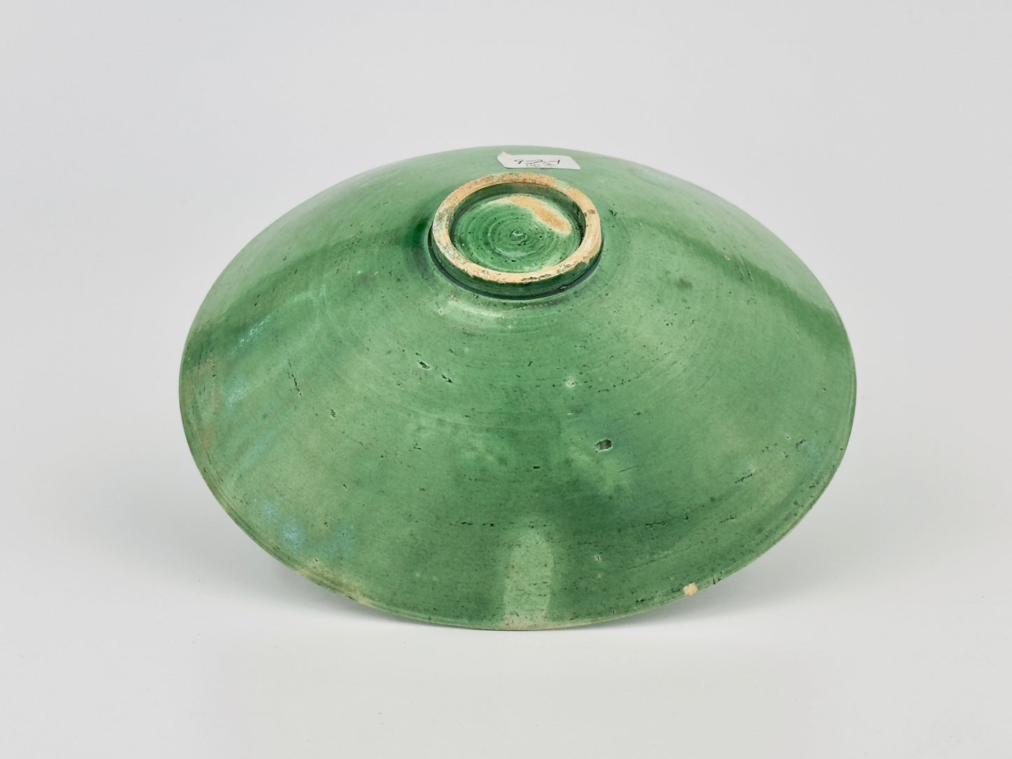 Rare Green-Glazed 'Fishes and Wave' Bowl, Liao-Song Dynasty