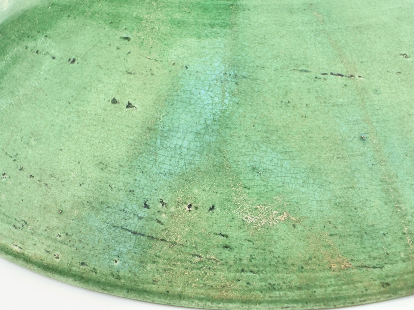 Rare Green-Glazed 'Fishes and Wave' Bowl, Liao-Song Dynasty