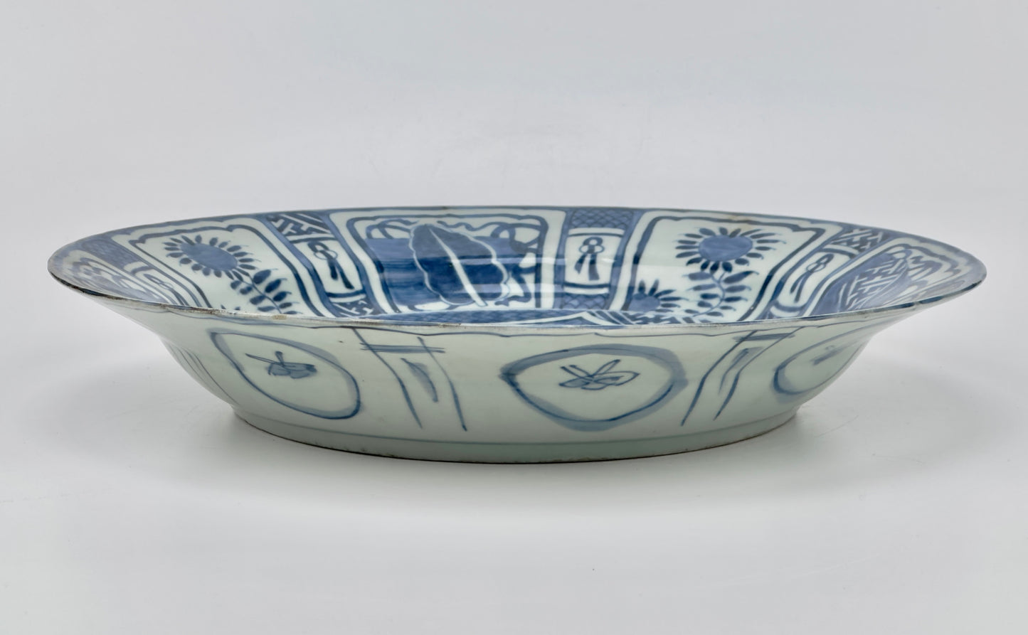 A Blue And White Kraak Plate, Late Ming Dynasty