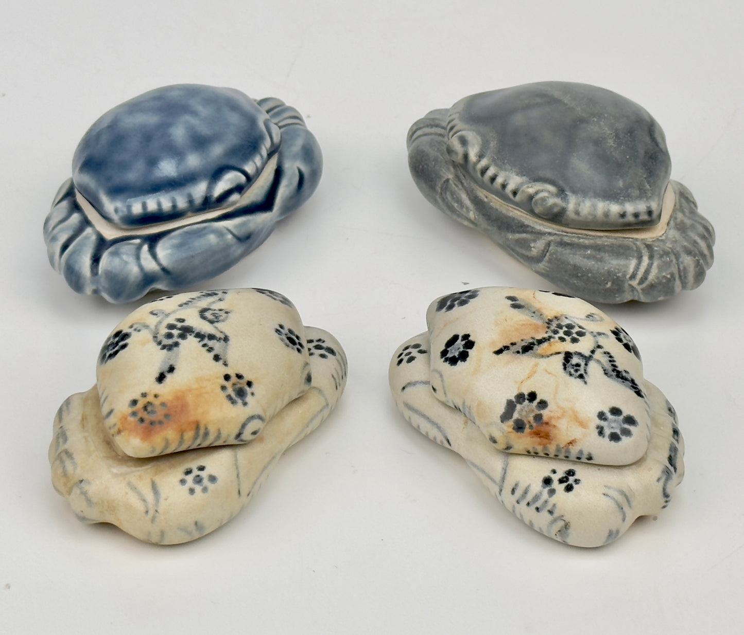 Two Pair of Annamese Porcelain Crab Boxes, 15th century, Le Dynasty