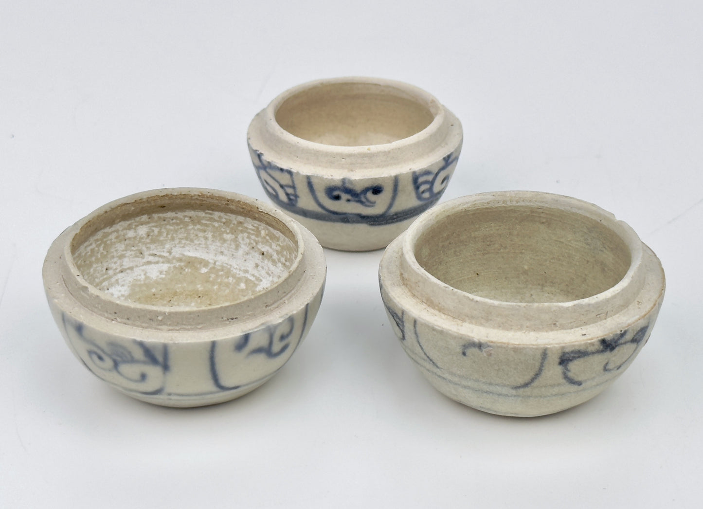 Three Annamese Small Lidded Boxes with flower design, 15th century, Le Dynasty