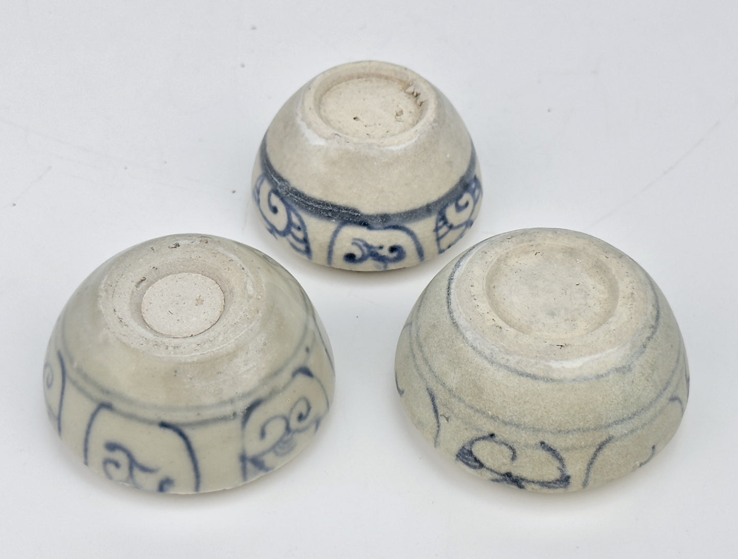 Three Annamese Small Lidded Boxes with flower design, 15th century, Le Dynasty