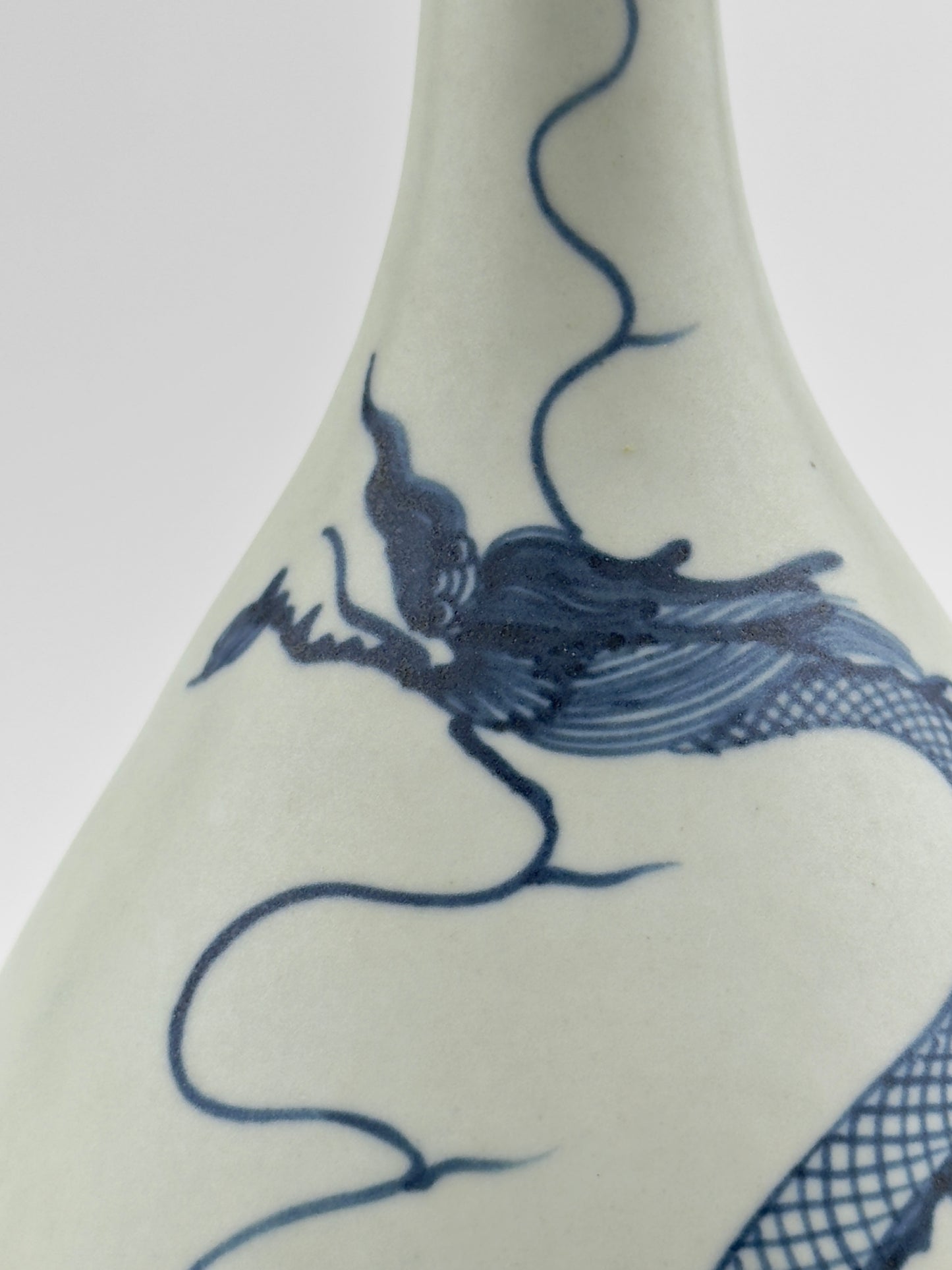 Rare Blue And White Yuan-style ‘Dragon’ Bottle Vase, Yuhuchunping, Qing dynasty