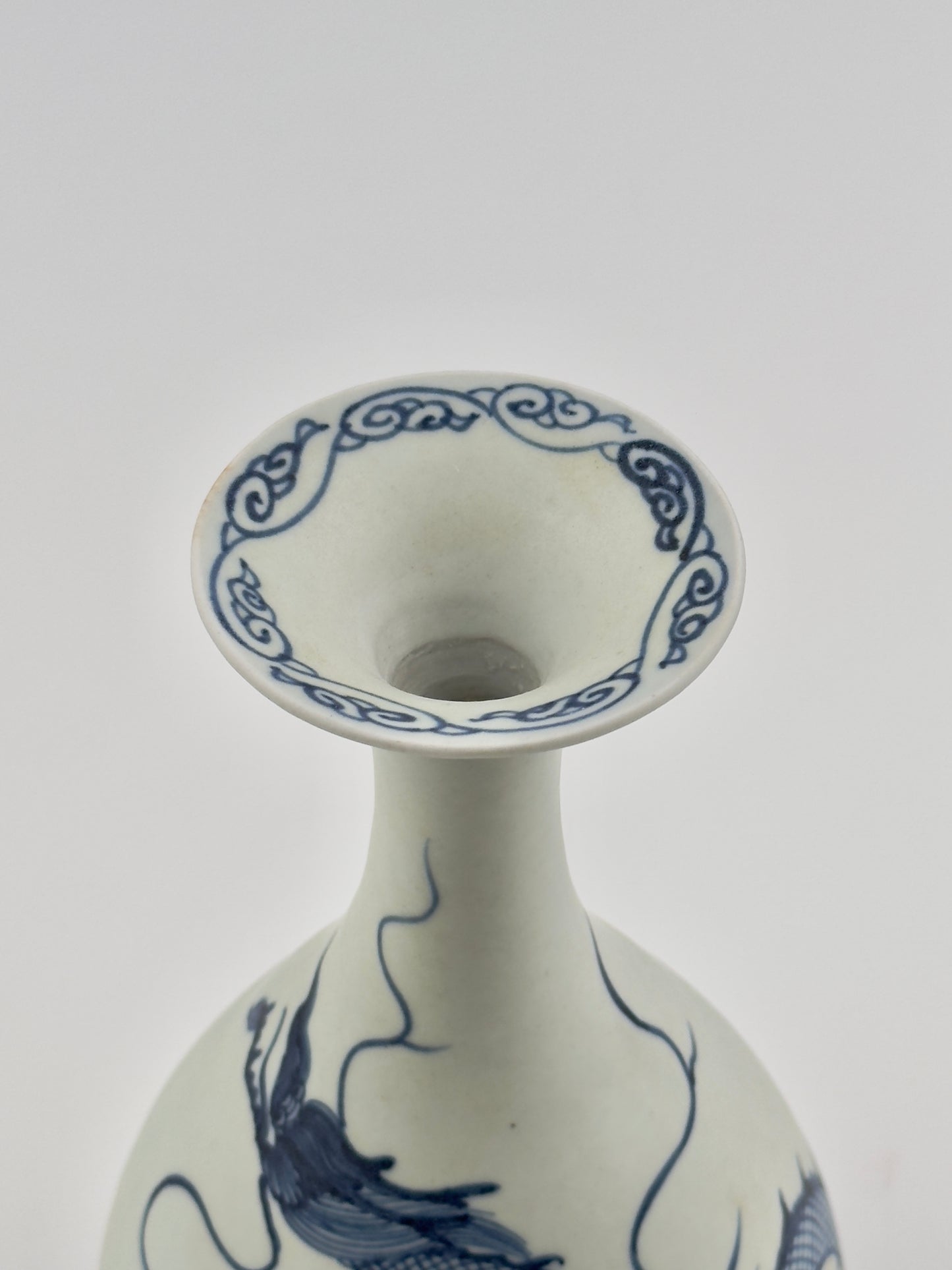 Rare Blue And White Yuan-style ‘Dragon’ Bottle Vase, Yuhuchunping, Qing dynasty