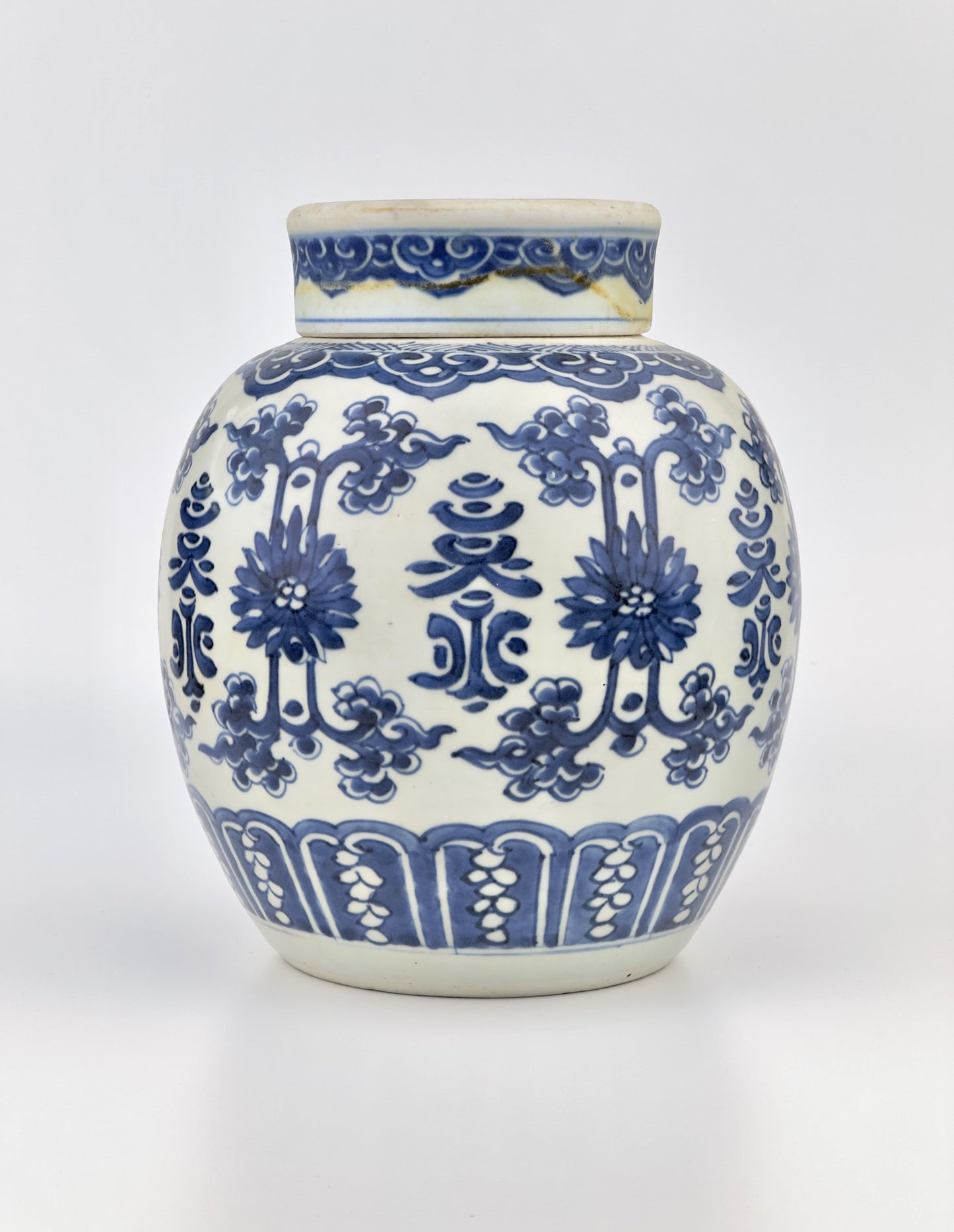 Chinese Porcelain Ginger Jar, Qing Dynasty Yongzheng Period