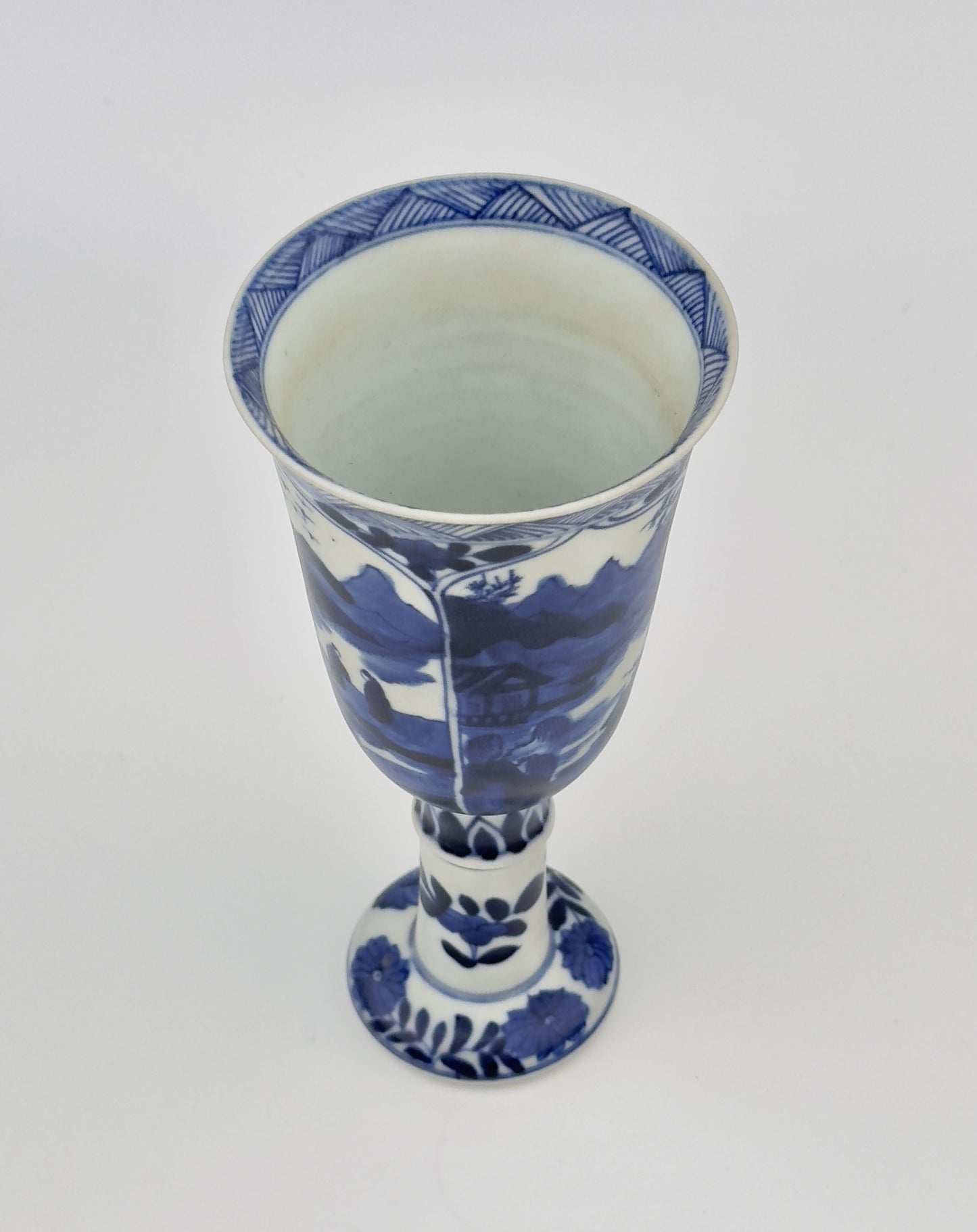 BLUE AND WHITE STEMCUP, QING DYNASTY, KANGXI ERA, CIRCA 1690