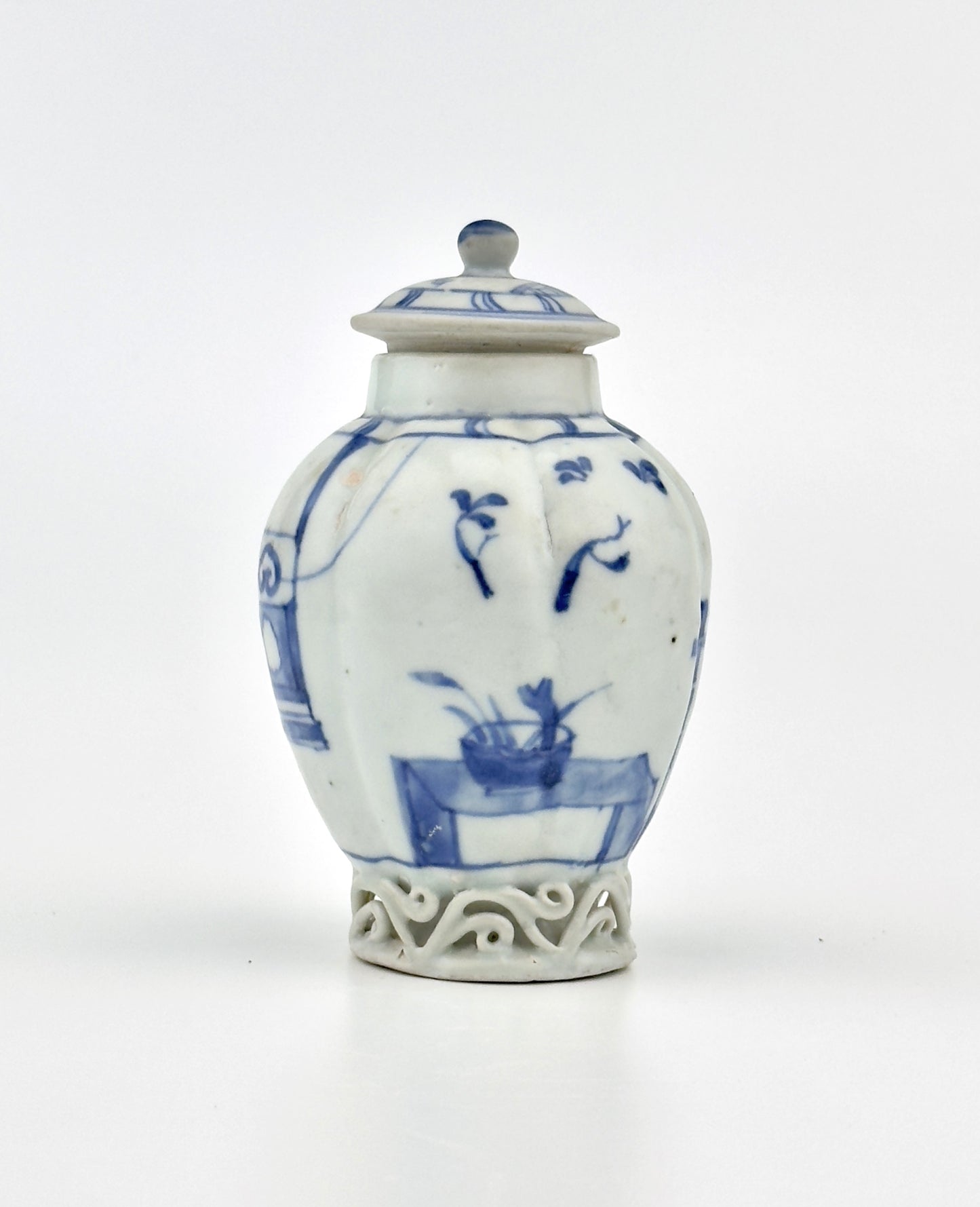 IMARI PAVILION PATTERN BLUE AND WHITE JAR CIRCA 1725, QING DYNASTY, YONGZHENG