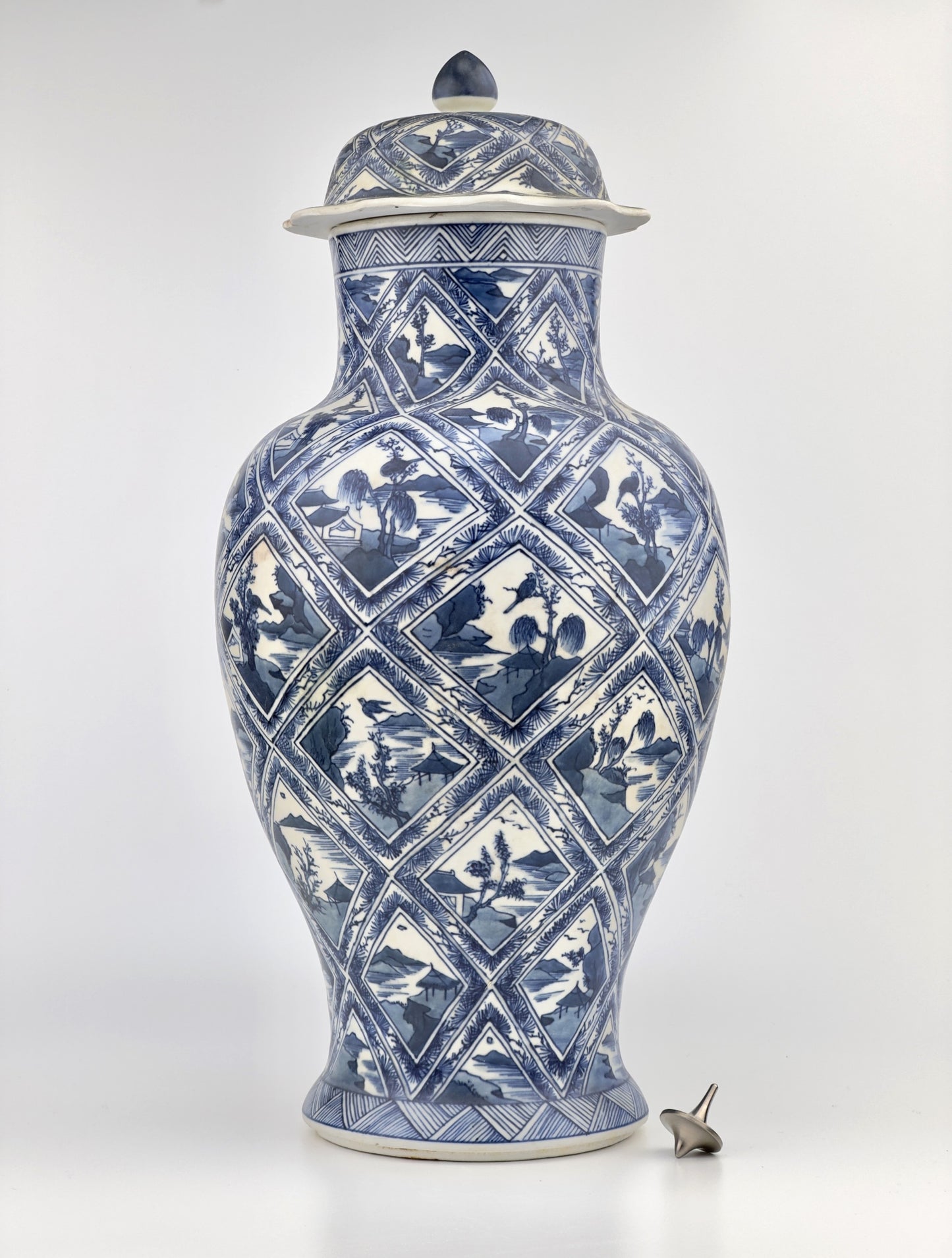 LARGE RARE 'RIVERSCAPE' BALUSTER VASE, QING DYNASTY, KANGXI, CIRCA 1690