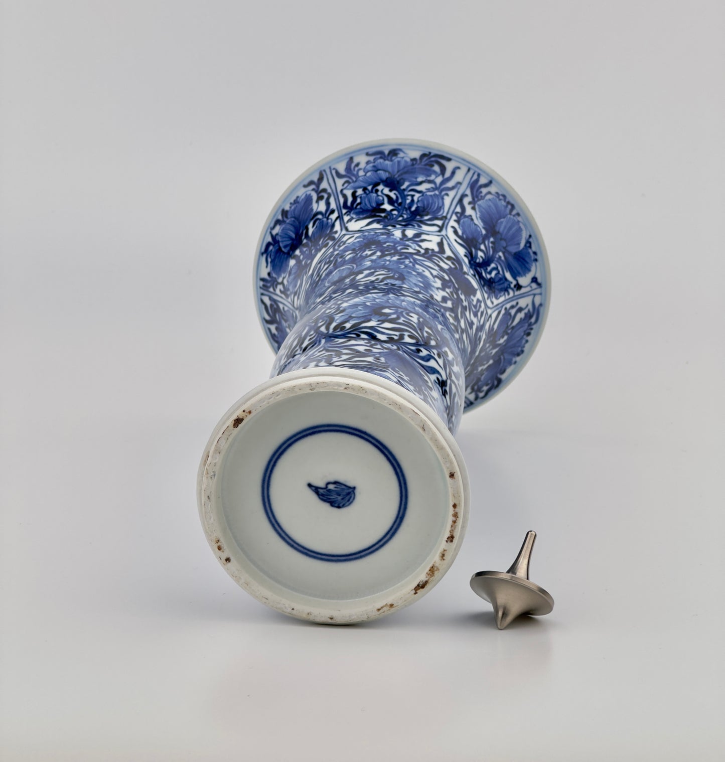 ANCIENT GU BLUE AND WHITE SHAPE VASE, QING DYNASTY, KANGXI ERA, CIRCA 1690