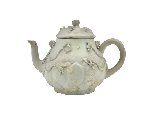 WHITE WITH OVERGLAZE ENAMEL TEAPOT CIRCA 1725, QING DYNASTY, YONGZHENG REIGN