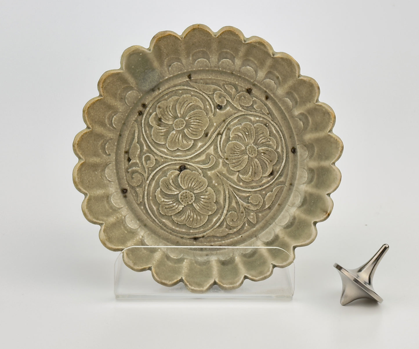 SMALL CELADON CHRYSANTHEMUM DISH, NORTHERN SONG DYNASTY