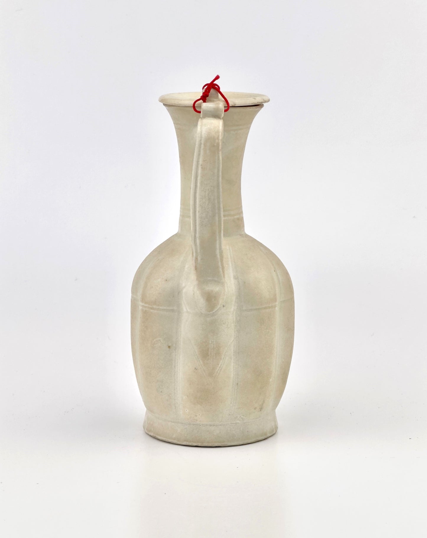 RARE CREAM GLAZED EWER AND COVER, SONG DYNASTY (960–1279)