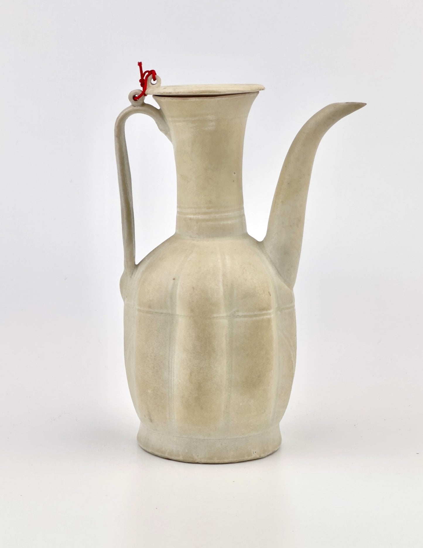 RARE CREAM GLAZED EWER AND COVER, SONG DYNASTY (960–1279)