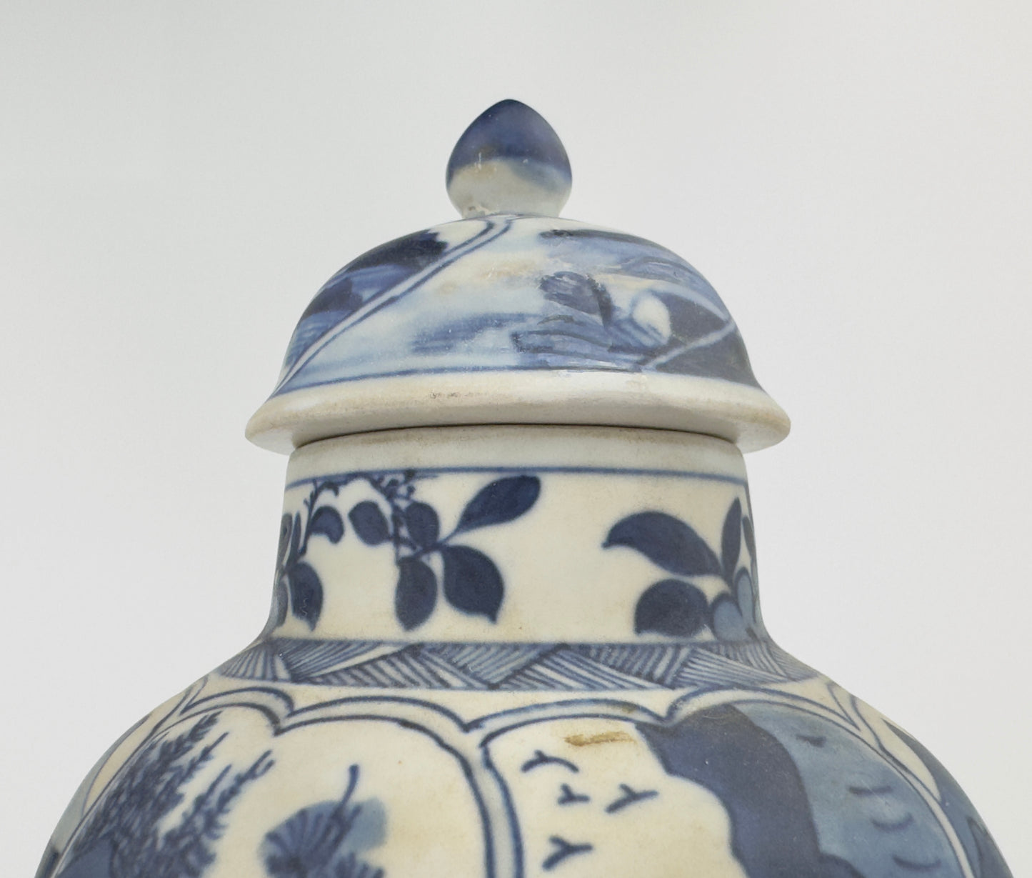 BALUSTER BLUE AND WHITE  VASE, QING DYNASTY, KANGXI ERA, CIRCA 1690