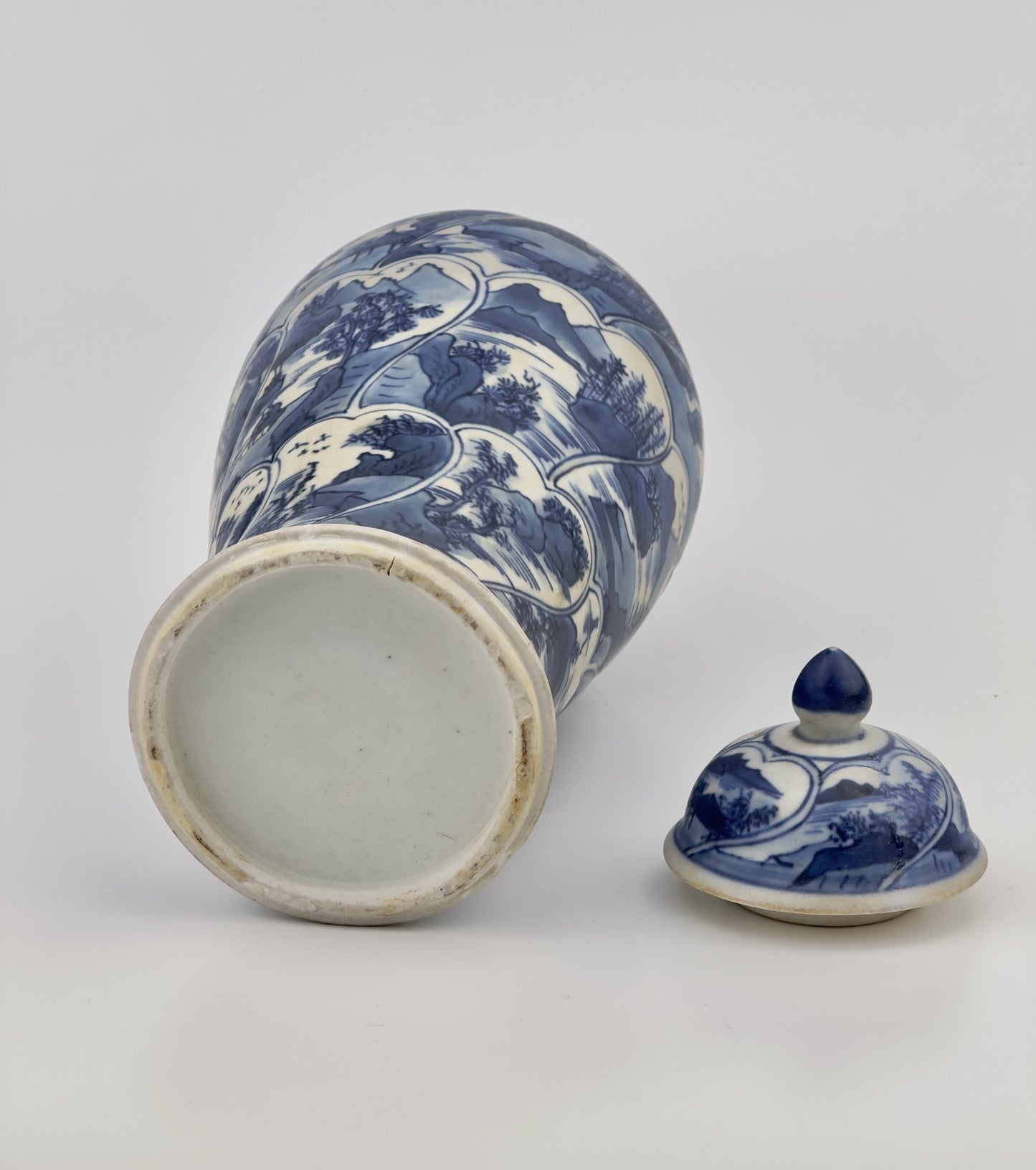 BALUSTER BLUE AND WHITE  VASE, QING DYNASTY, KANGXI ERA, CIRCA 1690