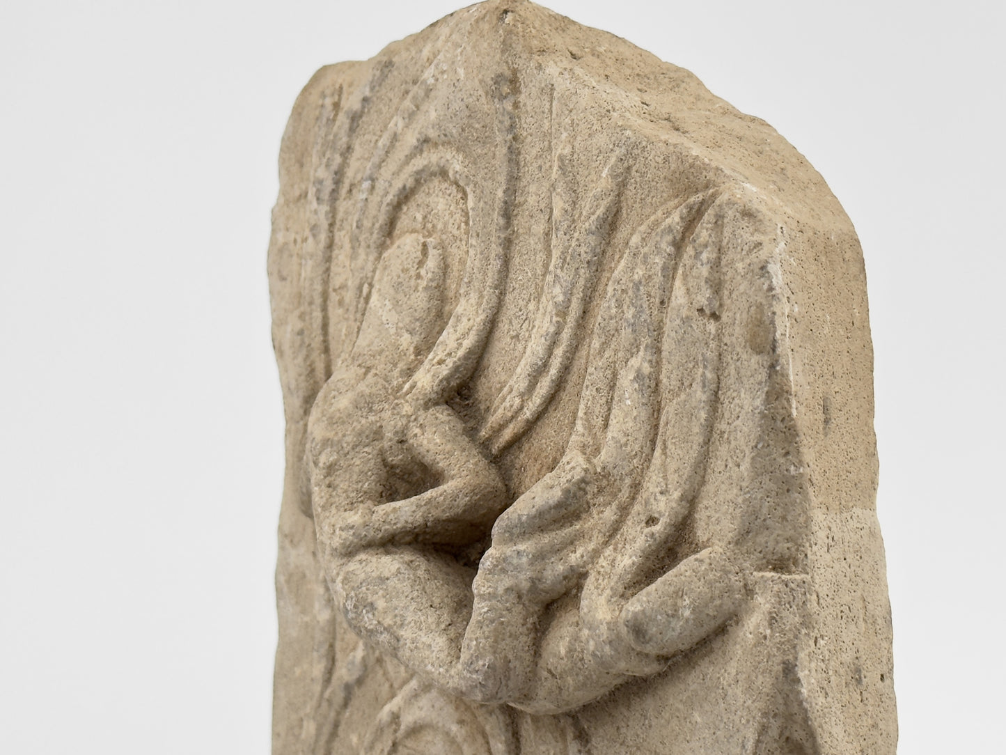 Heavenly Beings Carved Limestone Stele, Northern/Eastern Wei Dynasty(4-6th century)