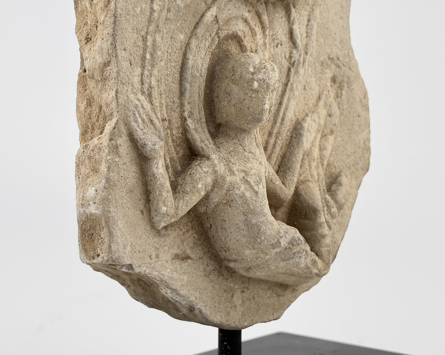 Heavenly Beings Carved Limestone Stele, Northern/Eastern Wei Dynasty(4-6th century)