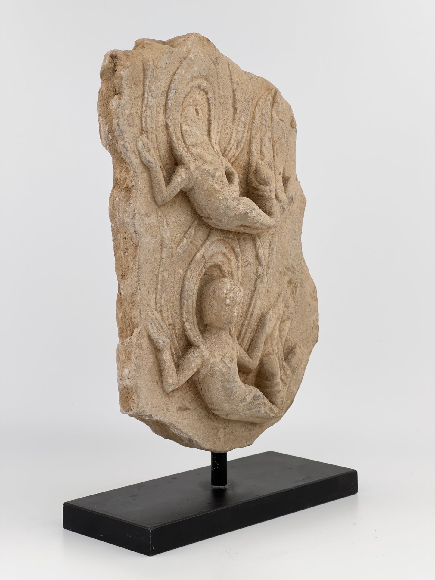 Heavenly Beings Carved Limestone Stele, Northern/Eastern Wei Dynasty(4-6th century)