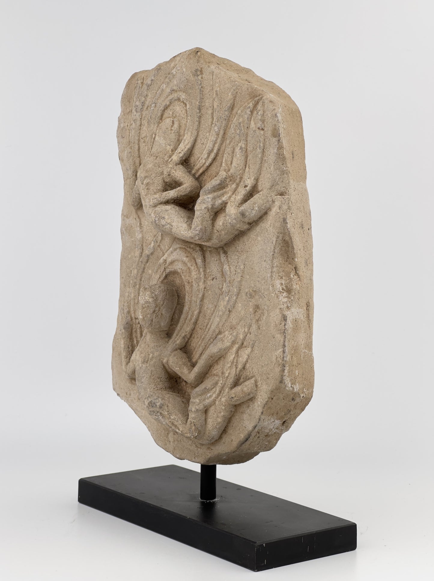 Heavenly Beings Carved Limestone Stele, Northern/Eastern Wei Dynasty(4-6th century)