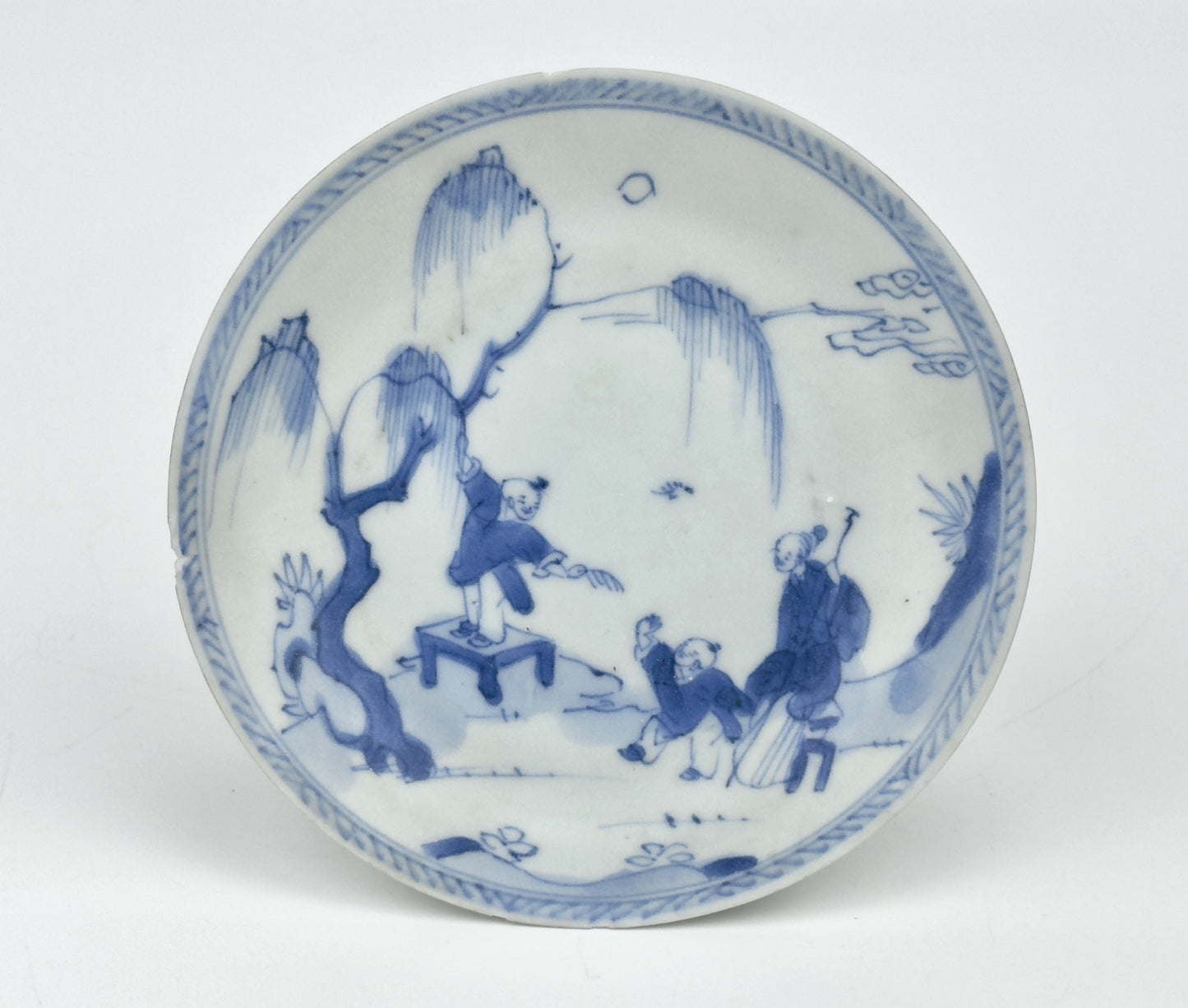 LEAF PASSING BLUE AND WHITE SAUCER CIRCA 1725, QING DYNASTY, YONGZHENG REIGN