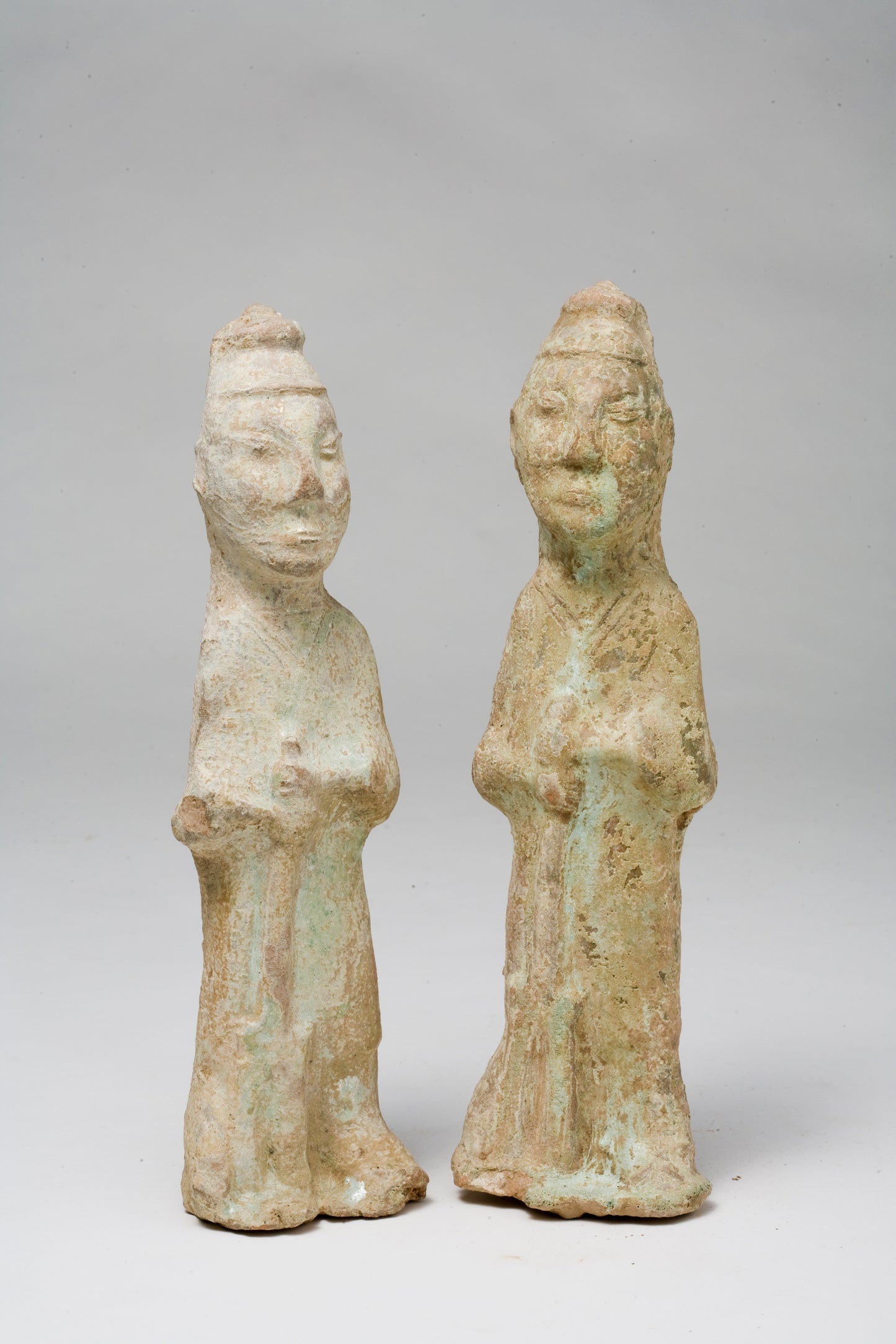 Two Green Glazed Figures Holding Pitchpork, Han dynasty