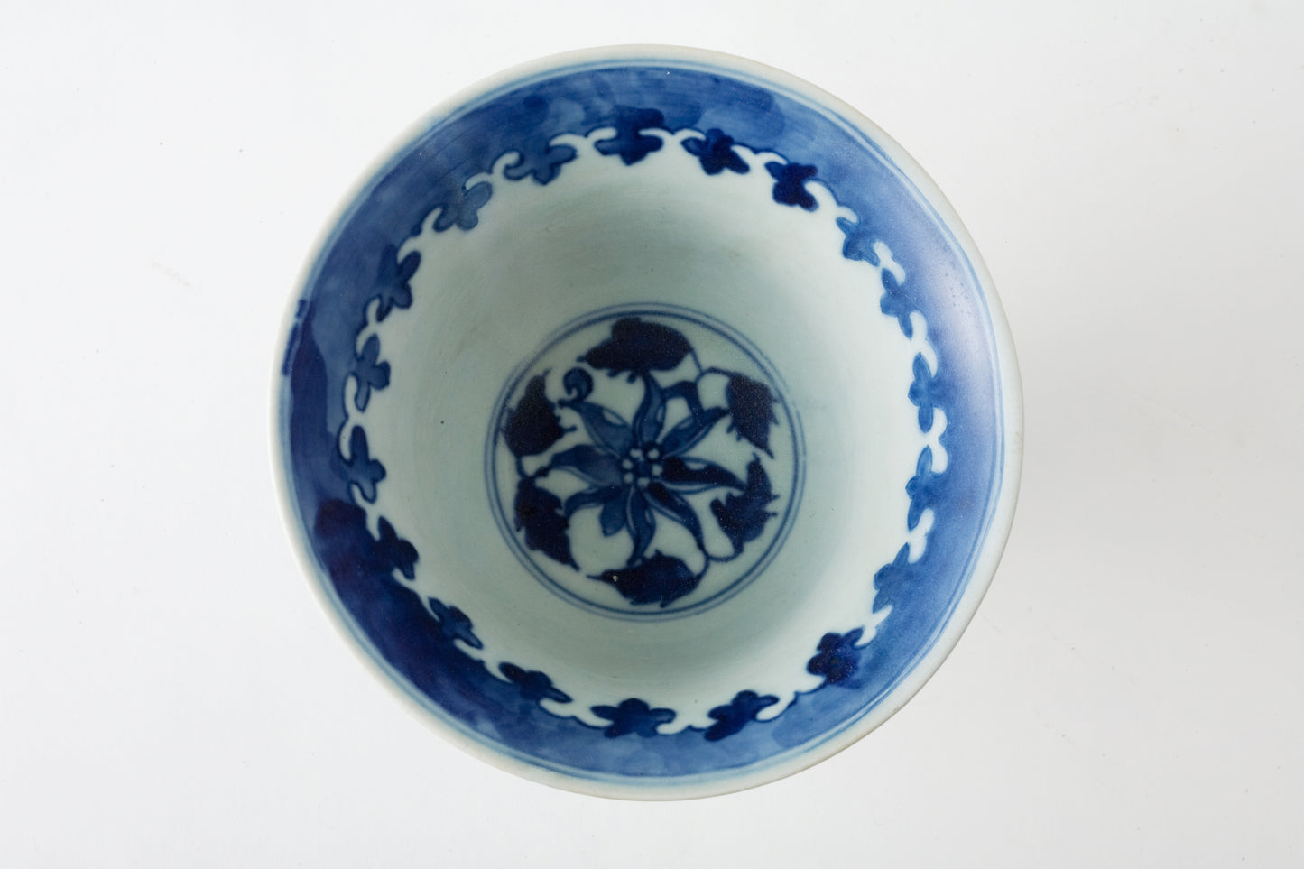 Ming-style blue and white with Floral stembowl, Mark of Xuande, Period of Qing dynasty